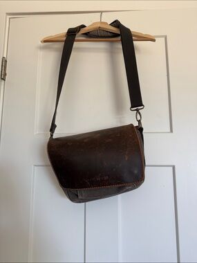 Kelly Moore camera, cross-body bag